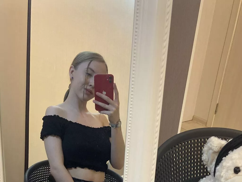 SaraPoison on Streamate 