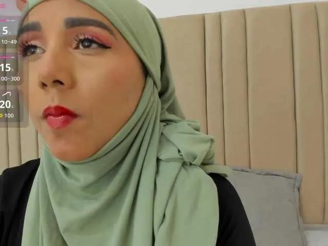 -Alisha on BongaCams