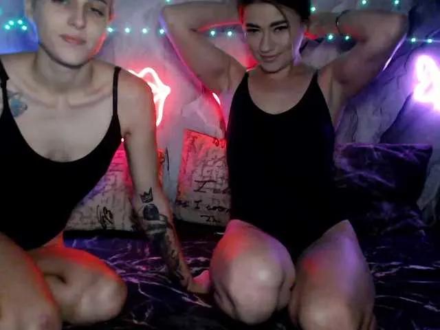 2Laski2 on BongaCams