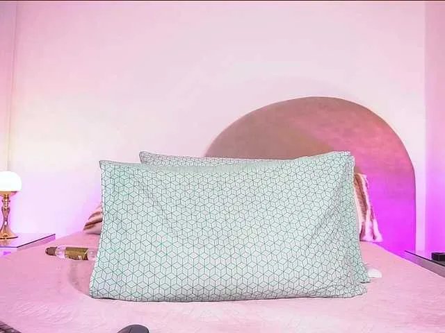 Freechat ale-evanz on BongaCams