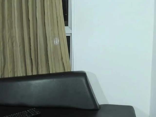 Cute AzulMaverik wants you to fuck her body now AzulMaverik from BongaCams