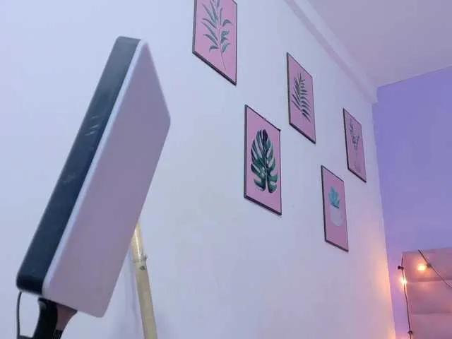 Beautifulskinny18 on BongaCams