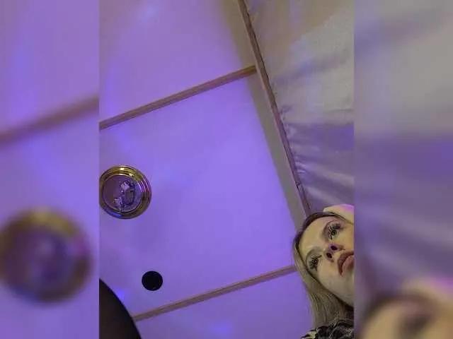 Darina24 on BongaCams