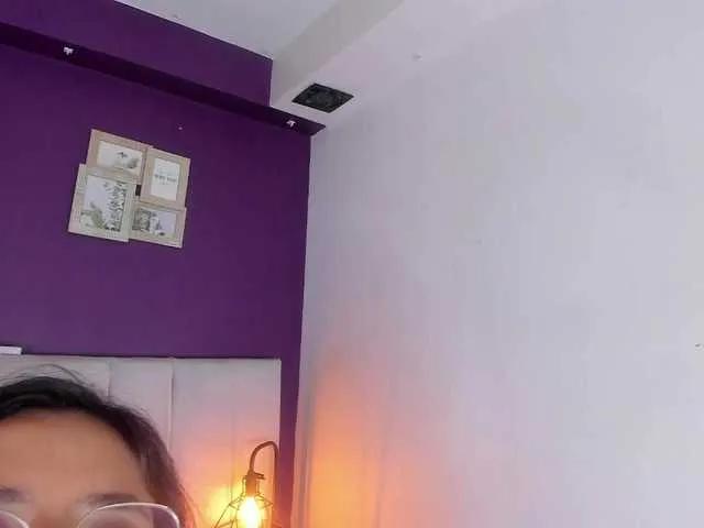 Freechat DollyWood- on BongaCams