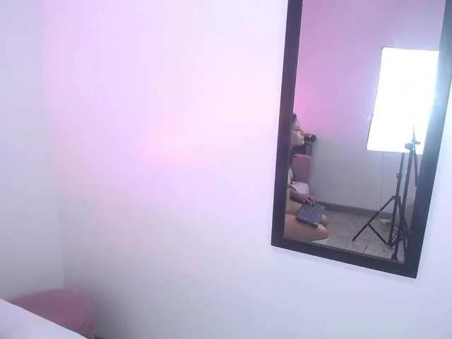 Freechat DollyWood- on BongaCams