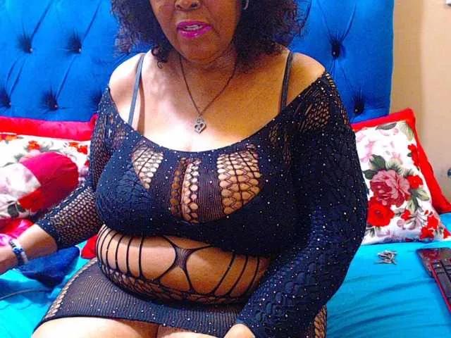 Freechat Ebonycandy10 on BongaCams