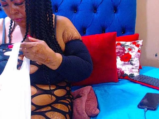 Freechat Ebonycandy10 on BongaCams