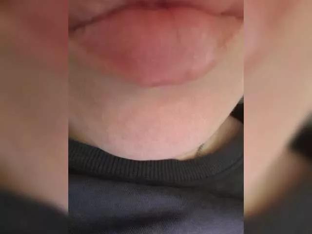 elaizza on BongaCams 