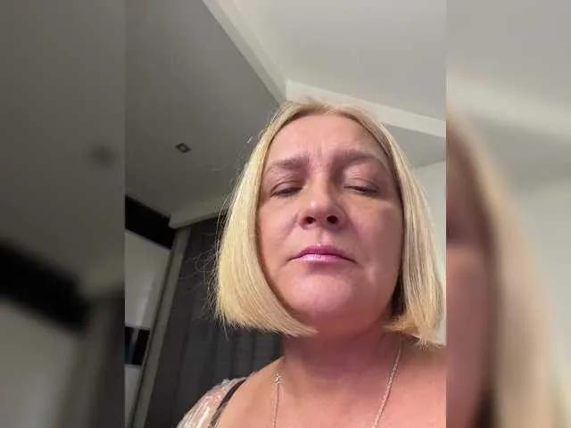 Eva-Bella on BongaCams