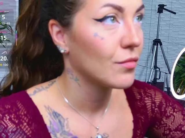 IvorySwan on BongaCams