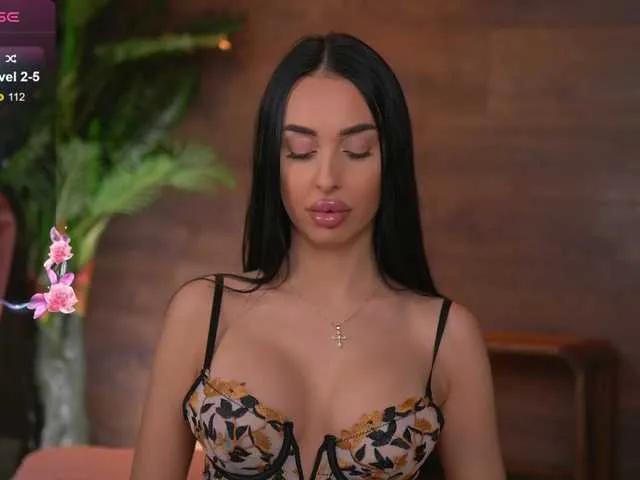 KairaAndrews from BongaCams