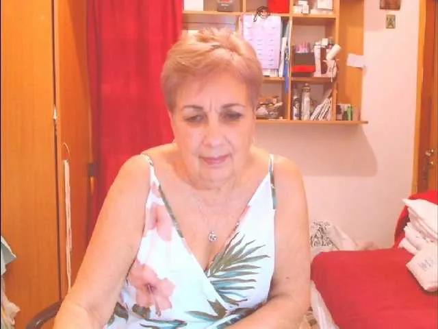 Kira9476 on BongaCams