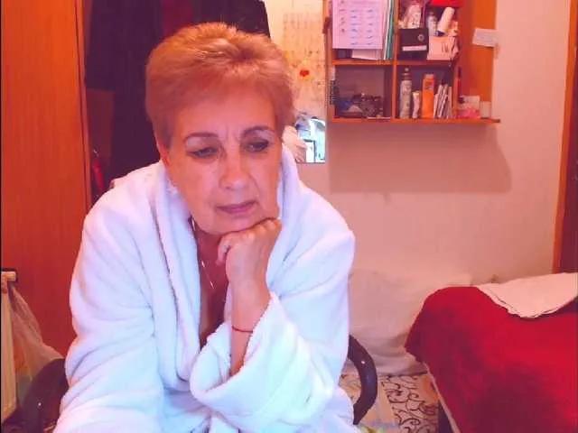 Kira9476 on BongaCams