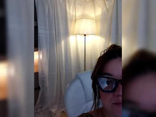 leilamendez on BongaCams