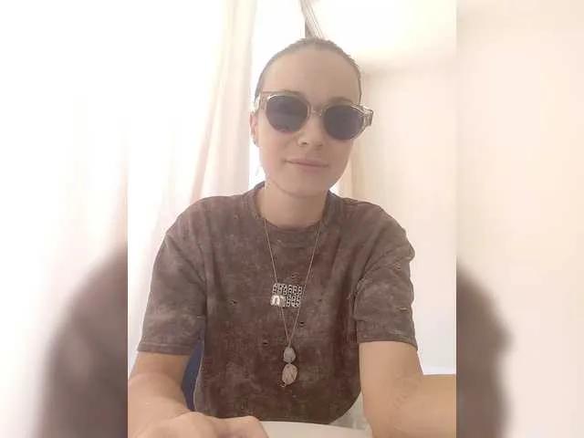 Lola3000 on BongaCams