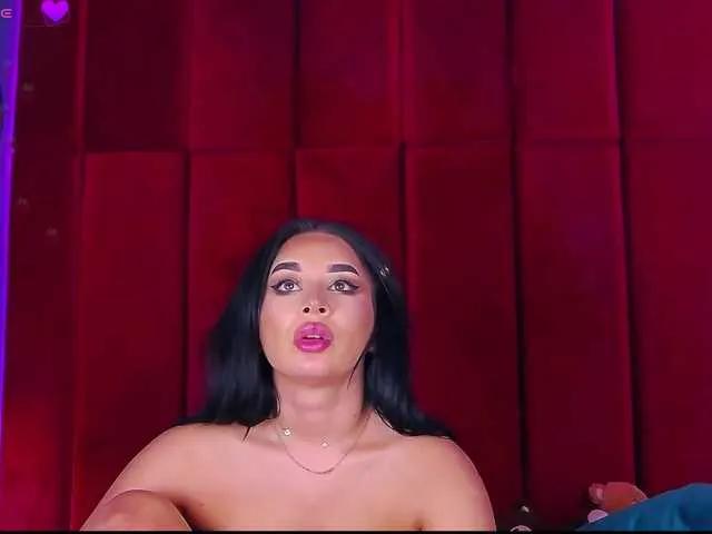 madylux on BongaCams