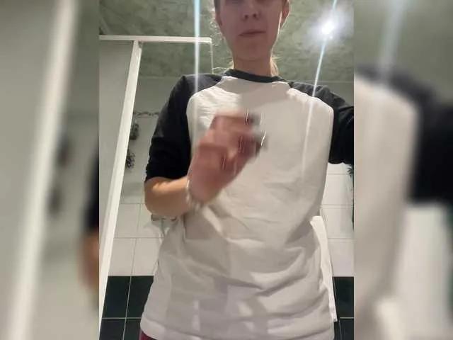 Milana22a on BongaCams