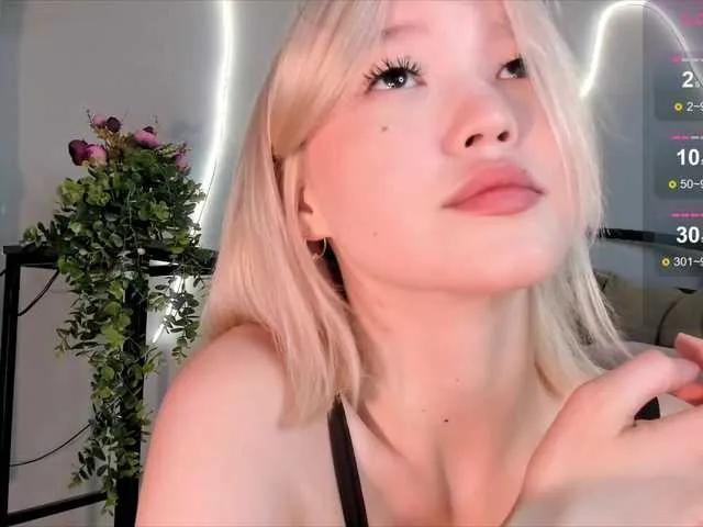 Freechat milli-sunrise on BongaCams