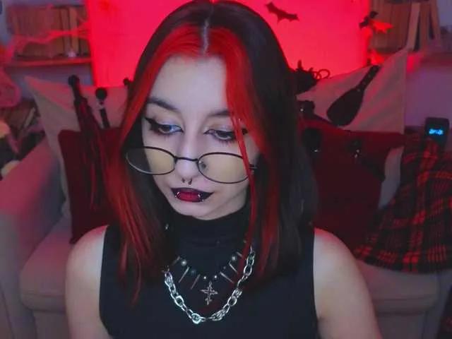 Freechat MistressMarcelline on BongaCams