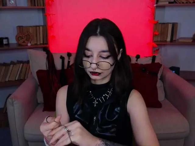 Freechat MistressMarcelline on BongaCams