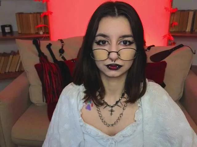 Freechat MistressMarcelline on BongaCams