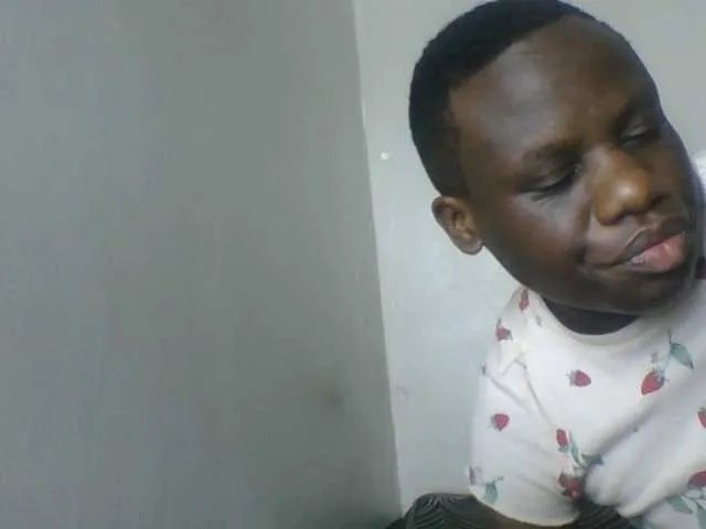 Freechat Petitegoddess on BongaCams