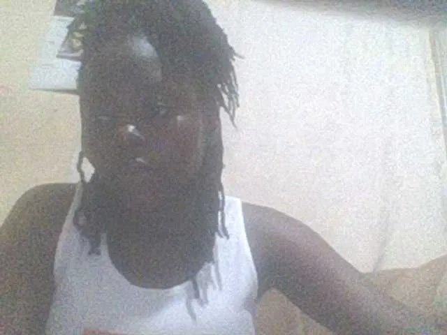 Freechat PrettyG on BongaCams