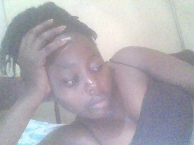 Freechat PrettyG on BongaCams