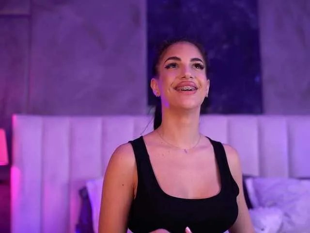 Freechat RaisaKali on BongaCams