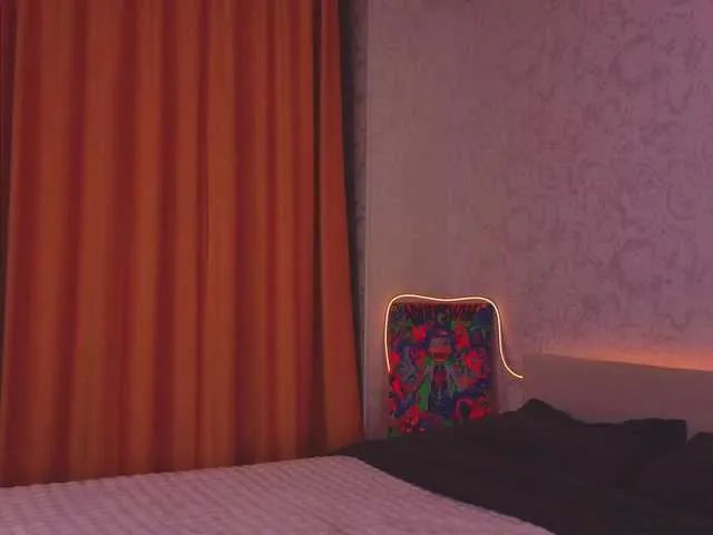 Freechat RenaWong on BongaCams