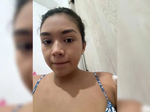 Freechat sarayu- on BongaCams