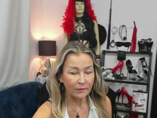 soft-crystal on BongaCams