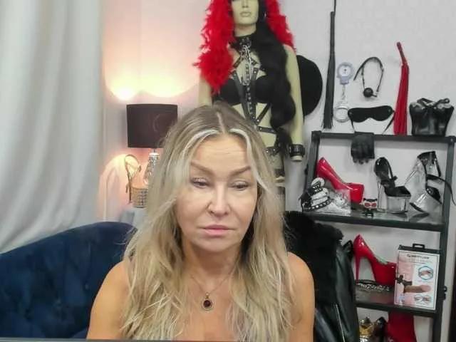 soft-crystal on BongaCams