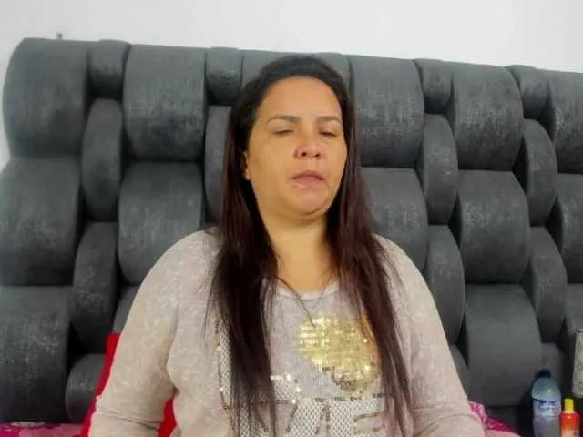 vauroracooper on BongaCams