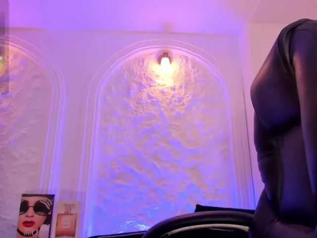 ViolettCastel on BongaCams