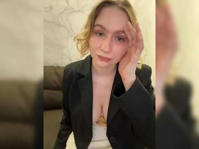 Your-Girlfriend from BongaCams