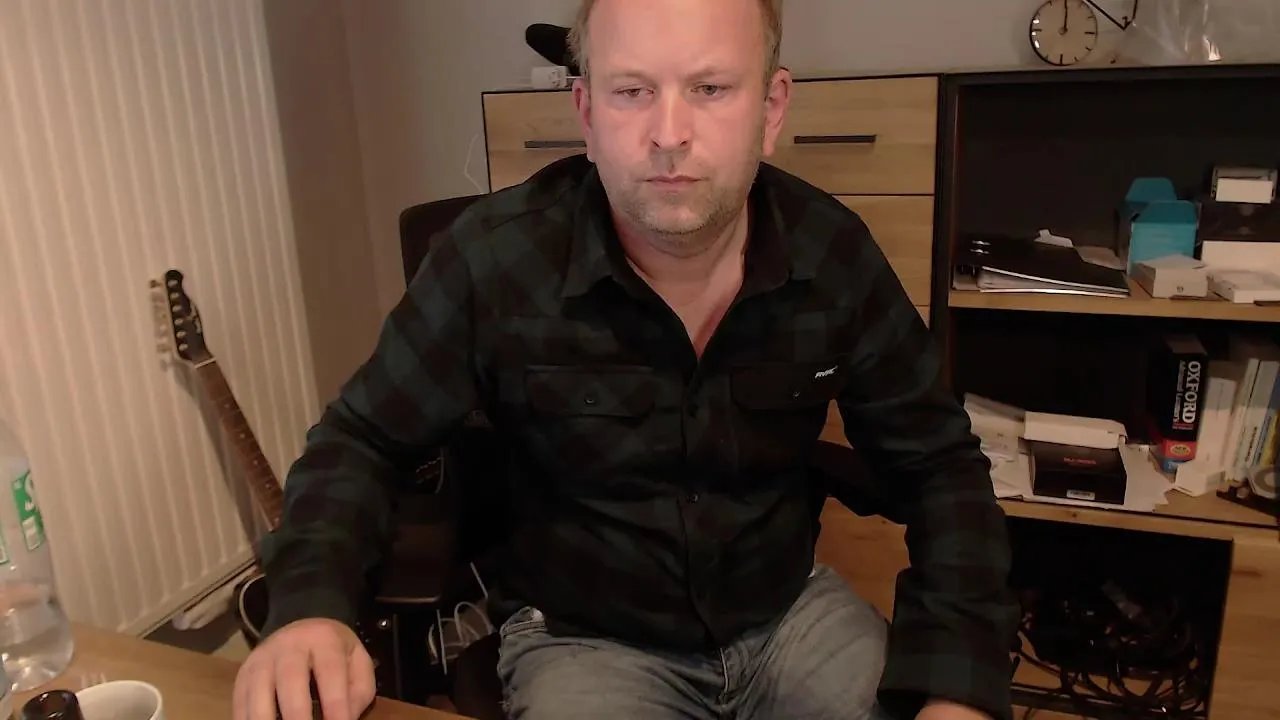 Offline 34yochemcock on Cam4