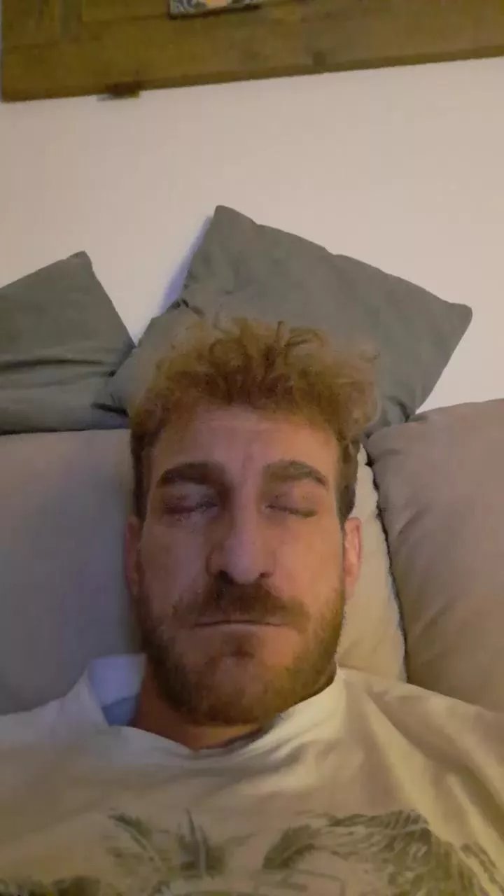 Offline 3mi3 on Cam4