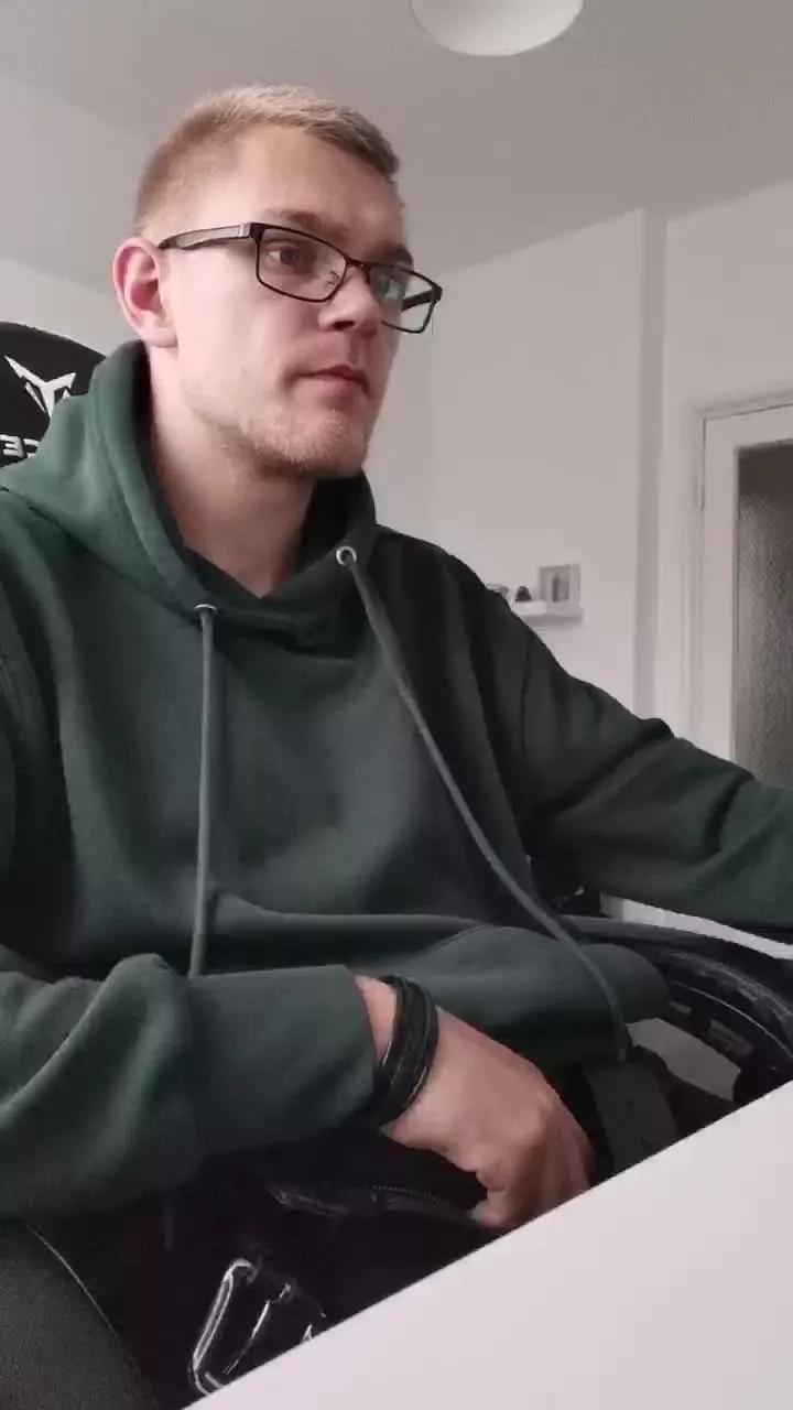 Aleex325 on Cam4 