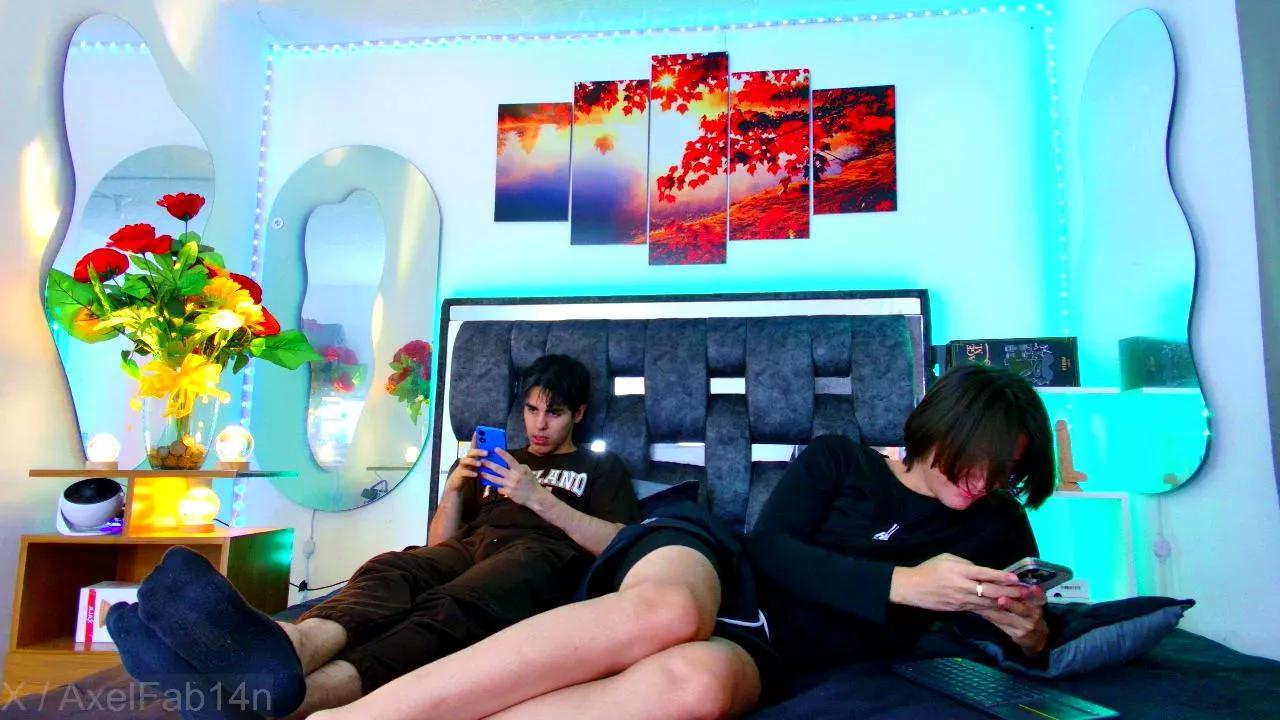 Alex_and_Fabi21 on Cam4 