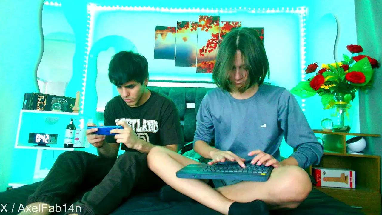 Alex_and_Fabi21 on Cam4 