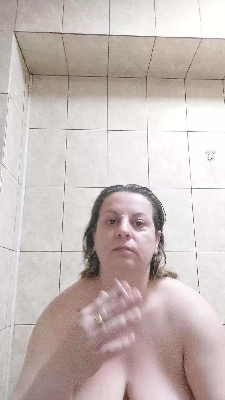 AndaBucur on Cam4 