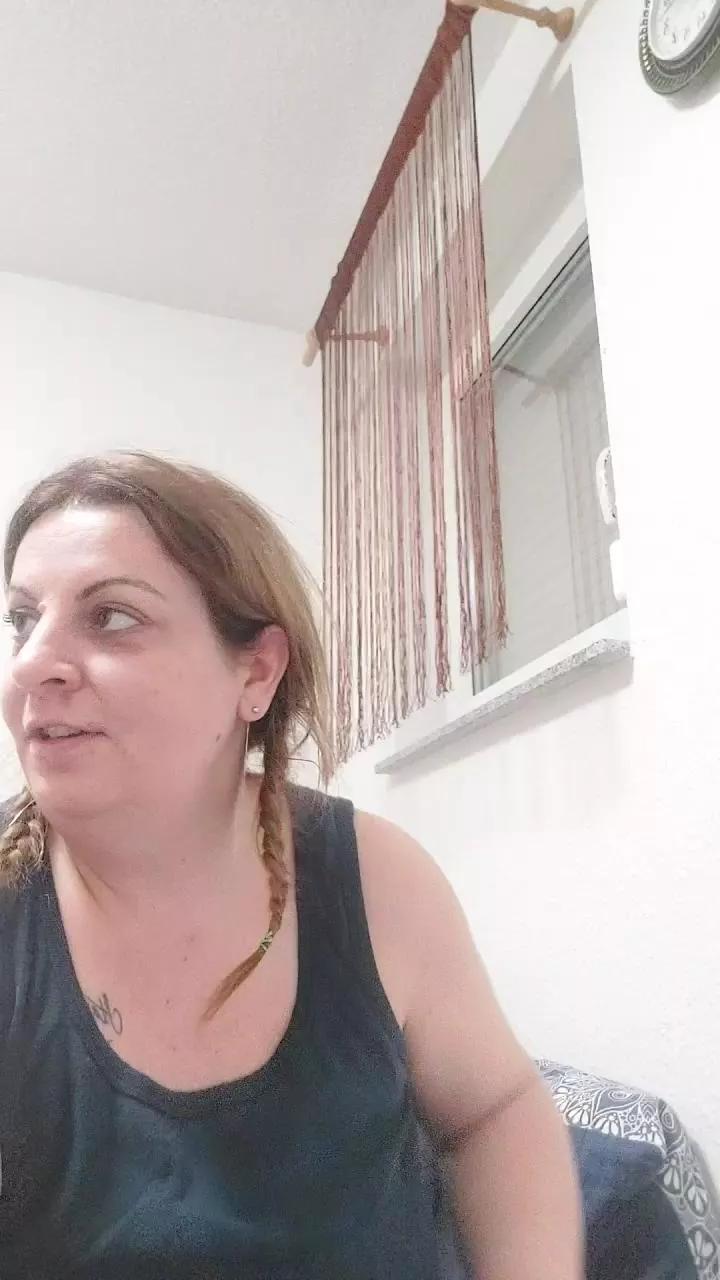 AndaBucur on Cam4 