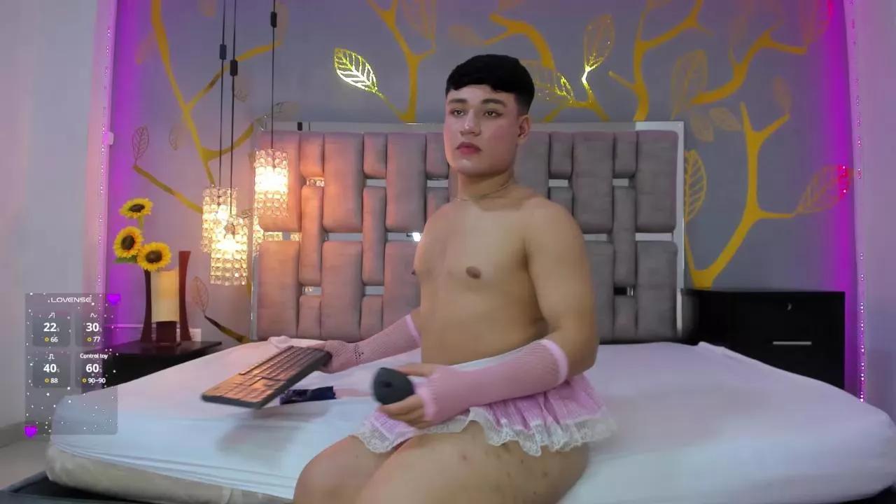 AndrewPeach on Cam4 