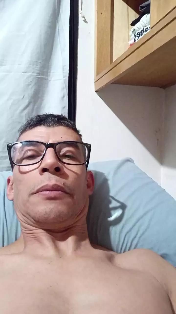 Antonyoluiz on Cam4 