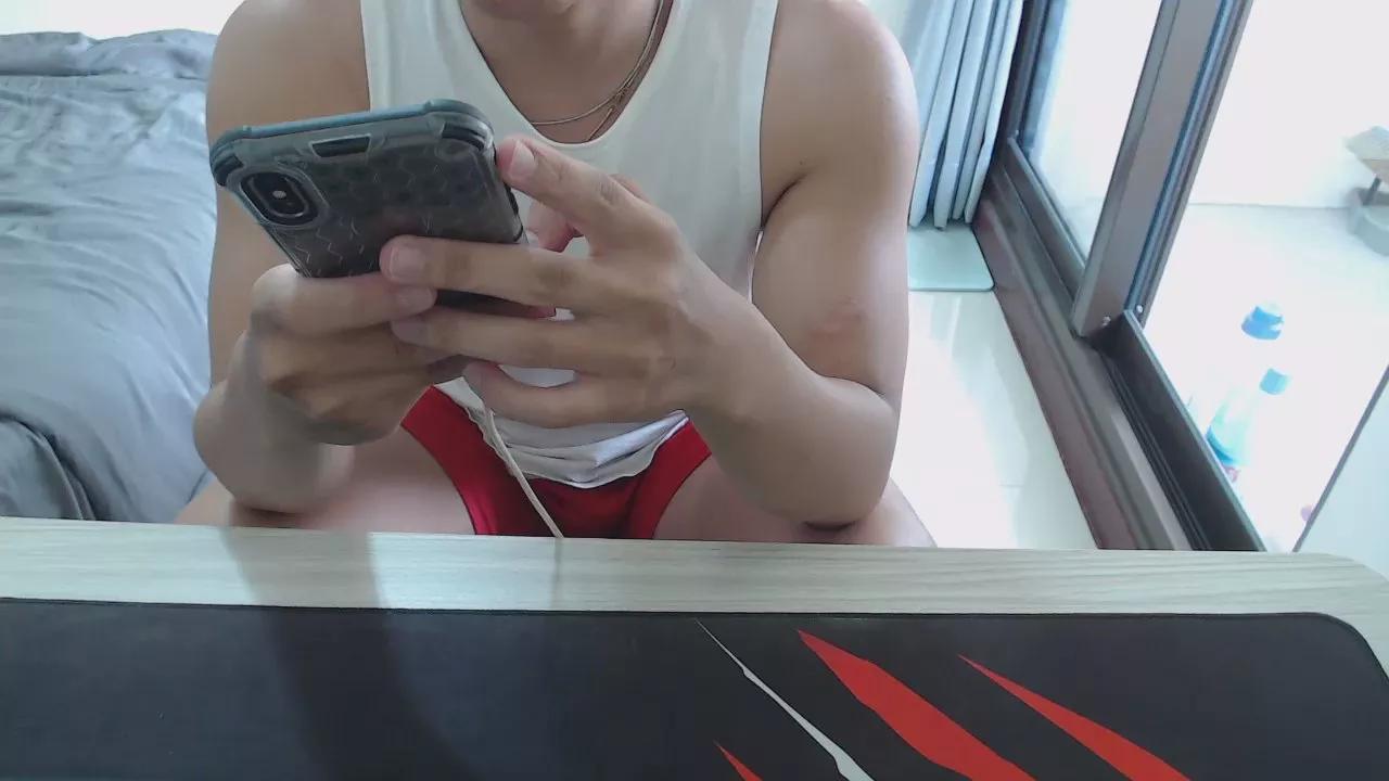 Aqu_01 on Cam4 