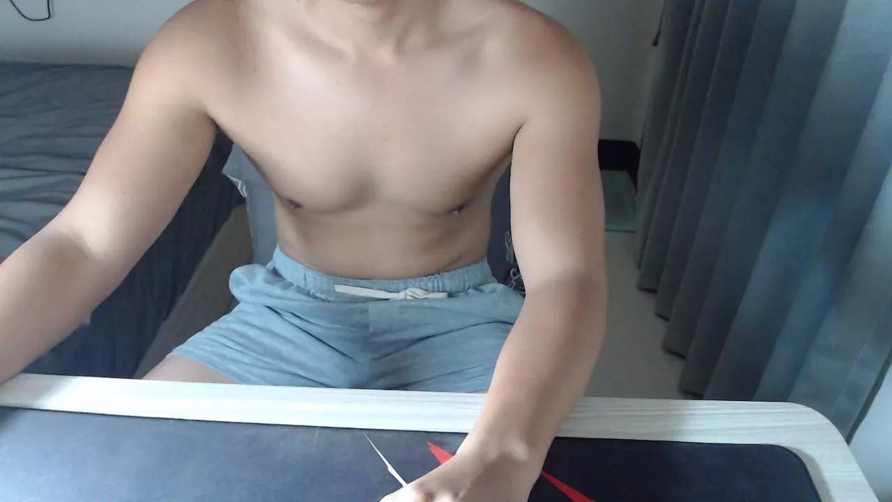 Aqu_01 on Cam4 