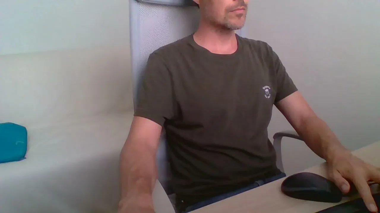 Offline aragon99 on Cam4