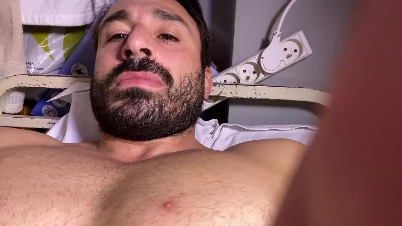 Bartolomeo666 on Cam4 