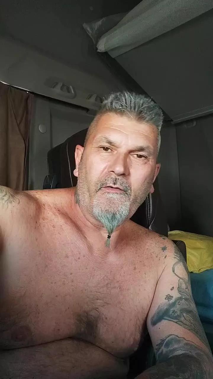 Batacchio70hot on Cam4 